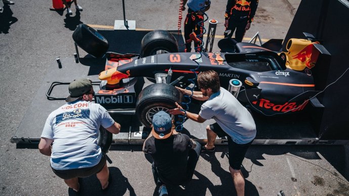 Red Bull Pit Stop Challange